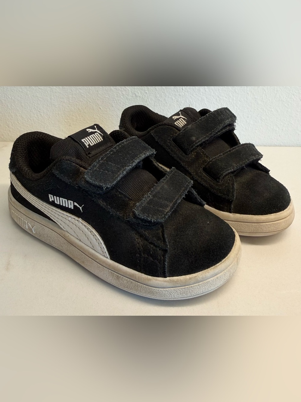 PUMA Kids Black Suede Hook & Loop Sneakers Shoes Size 8C